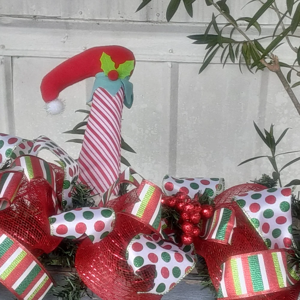 9ft. CHRISTMAS ELVES GARLAND